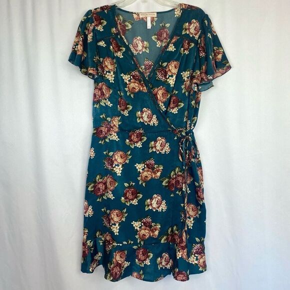 B.O.G Collective Beautiful Green Floral Faux Wrap Mini Dress Juniors size: Large - Picture 1 of 12